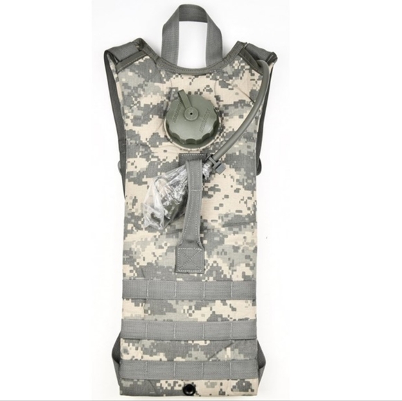 US Army Carrier Hydration System - Picture 1 of 7